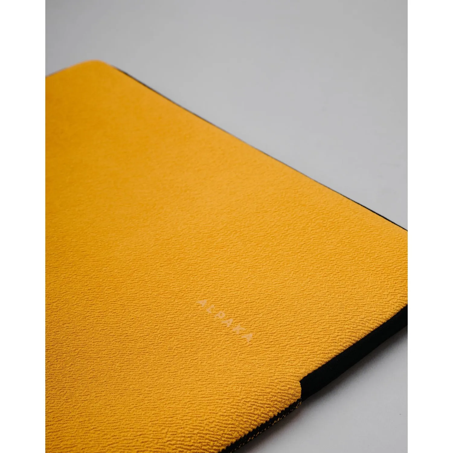 ALPAKA Slim Laptop Sleeve 16"