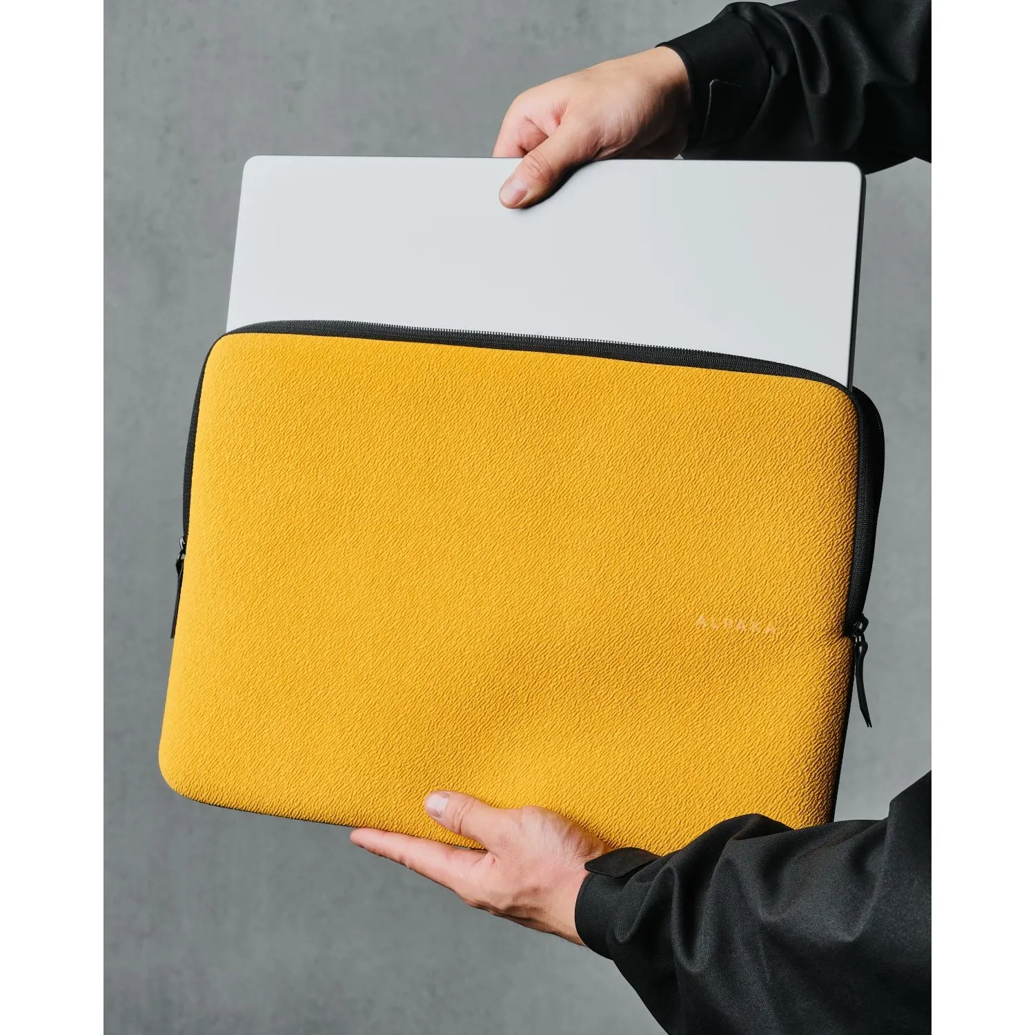 ALPAKA Slim Laptop Sleeve 16"