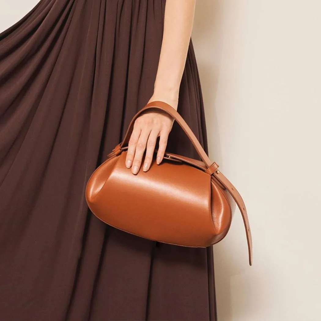Guinevere | Sculpted Brown Leather Shoulder Bag – Modern Elegance & Artistic Sophistication