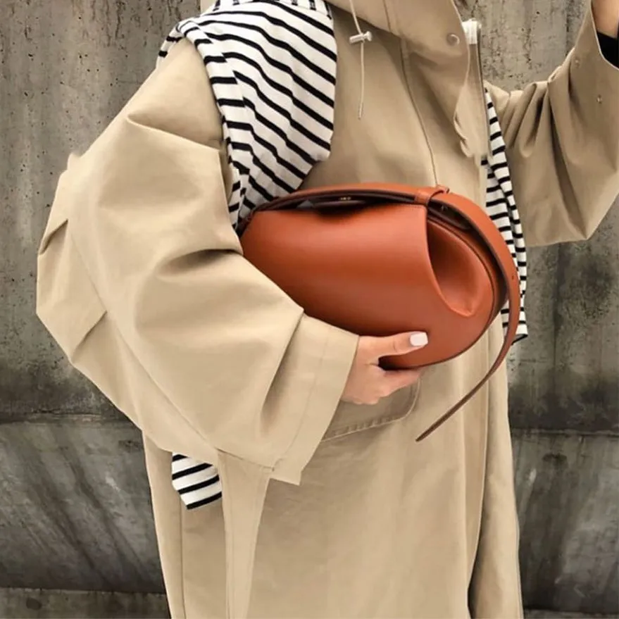 Guinevere | Sculpted Brown Leather Shoulder Bag – Modern Elegance & Artistic Sophistication