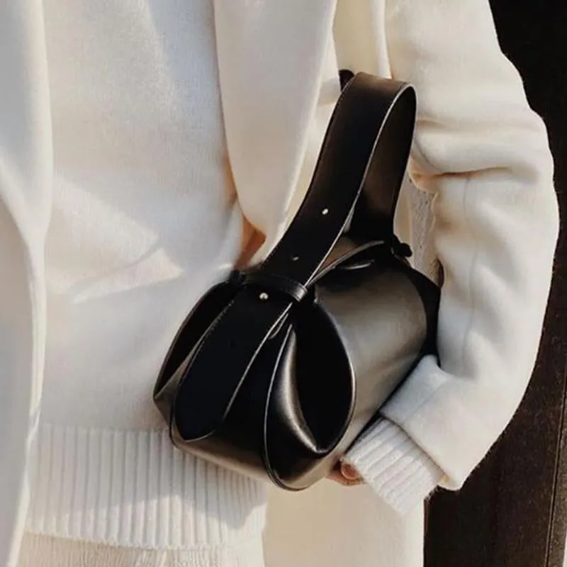 Guinevere | Sculpted Brown Leather Shoulder Bag – Modern Elegance & Artistic Sophistication