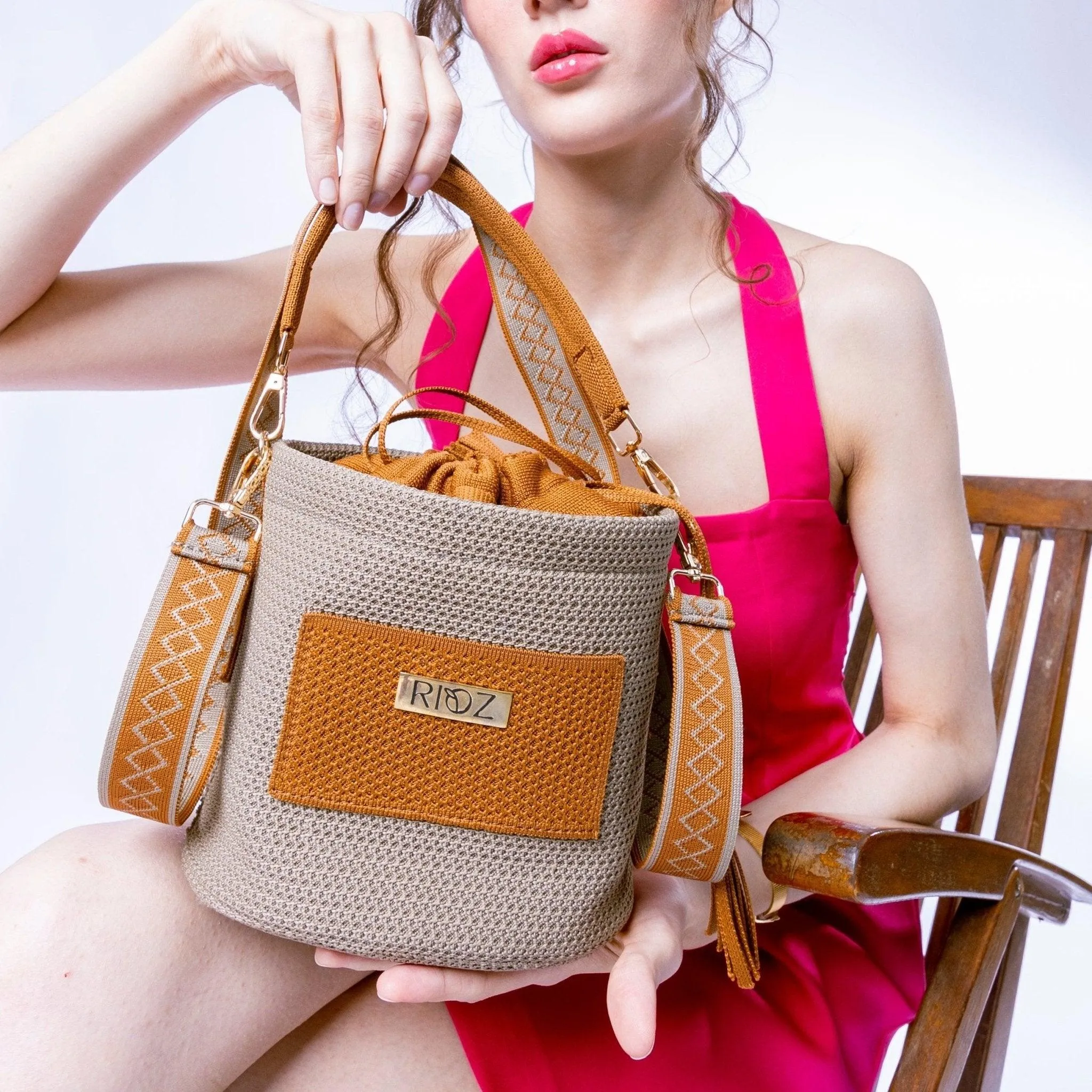 Icon- Bucket Bag