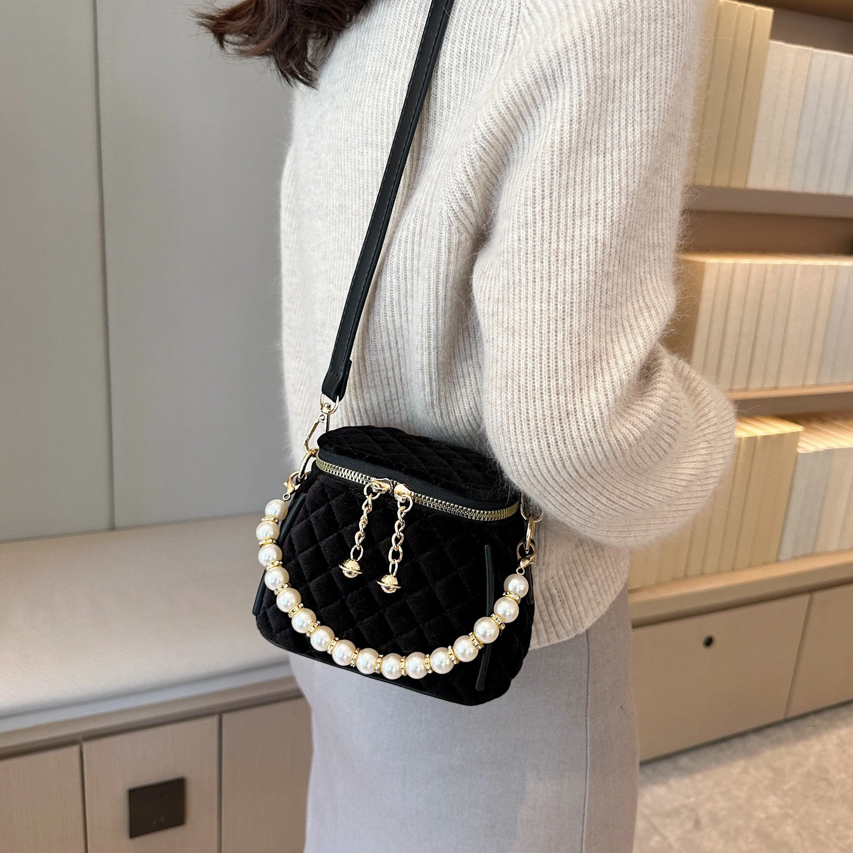 Mini Quilted Crossbody Chic Womens Fashion Handbag